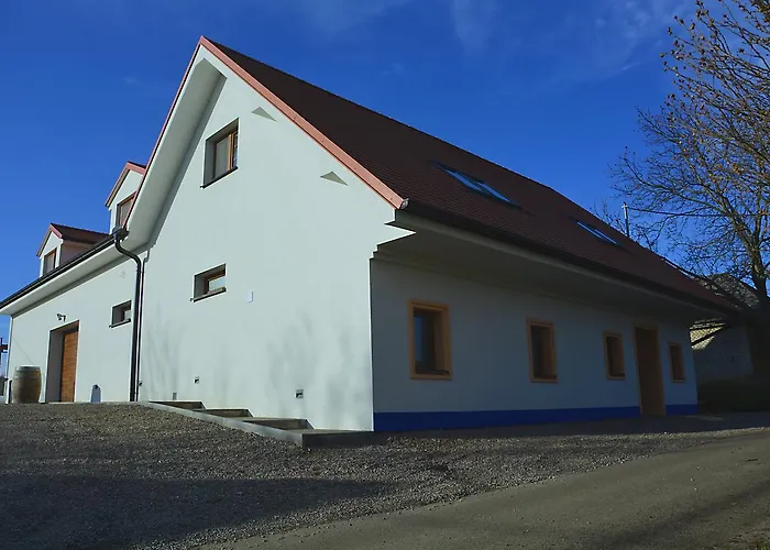 Pensionat Vinarstvi Vymola